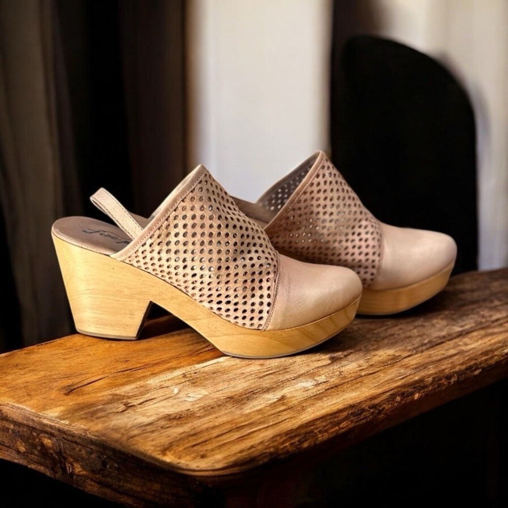 Free People NWB Size 38EU‎ peach pearl the Logan Leather Clogs - Picture 4 of 11